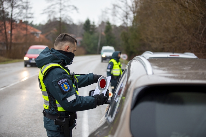 Po netikėtų patikrų Klaipėdos pareigūnai pastebi: gyventojų mobilumas sumažėjęs