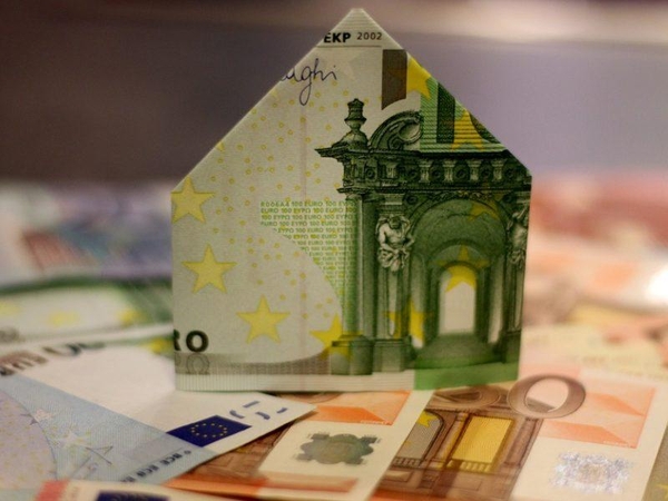 Papildomas mokestis bankams: paskaičiavo, kiek gyventojams brangtų būsto paskolos