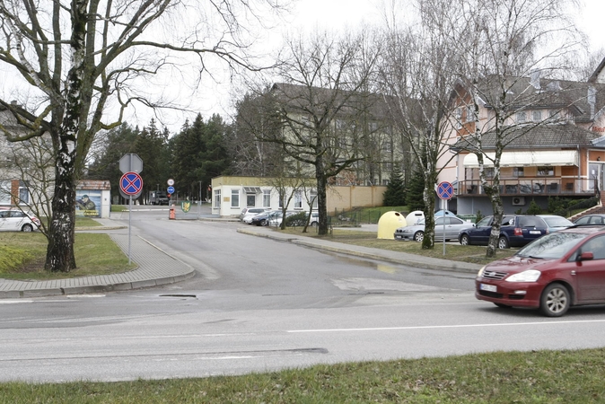 Į prekybos centrą Klaipėdoje – pro karius?