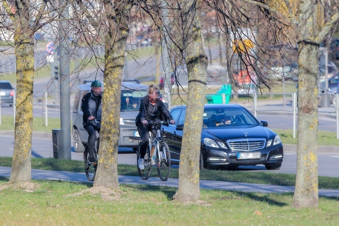 Neringos pareigūnų „laimikis“: įkliuvo vogtus dviračius vežusi pora