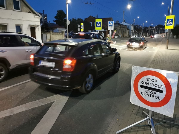 Kauno pareigūnams įkliuvo girta vairuotoja: teigė pasivaišinusi dovanotu brendžiu