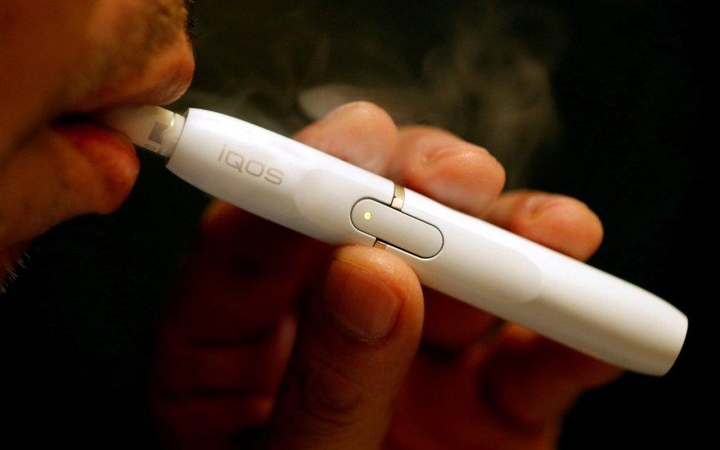 Seime kelią skinasi akcizų didinimai: brangs ir tradicinės, ir elektroninės cigaretės