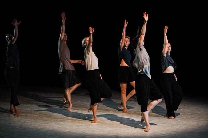 Scena iš spektaklis „Audros akis“ (choreogr. R.Ouramdane).