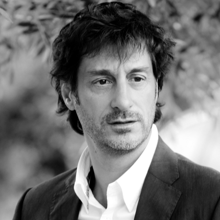 J. Roigas.