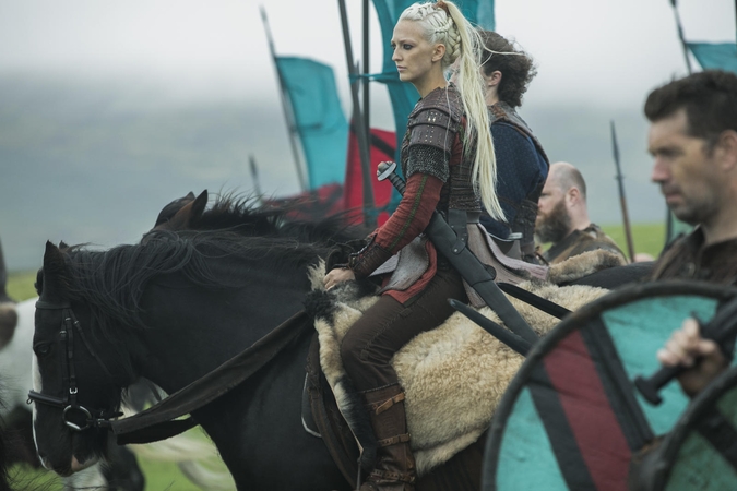 Išskirtinis interviu su į Lietuvą atvykstančia serialo „Vikingai“ žvaigžde G. Hirst