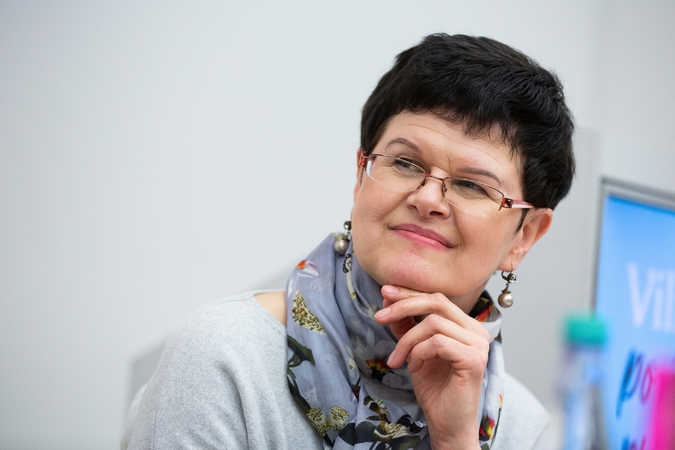 „Auksinės Lupos“ premija geriausiam redaktoriui skirta rašytojai D. Kalinauskaitei