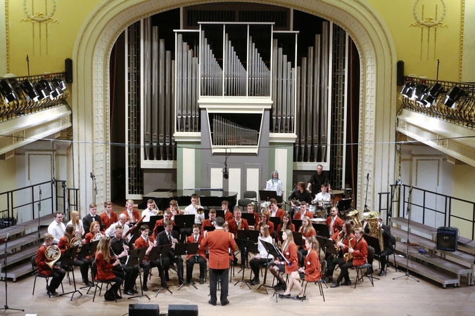 Advento vakaras su augančiais muzikantais