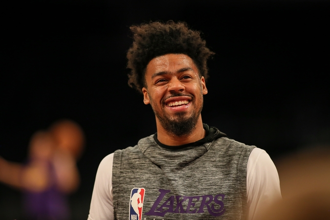 Kuriozas po NBA finalo: „Lakers“ arenoje paliko vieną iš savo krepšininkų