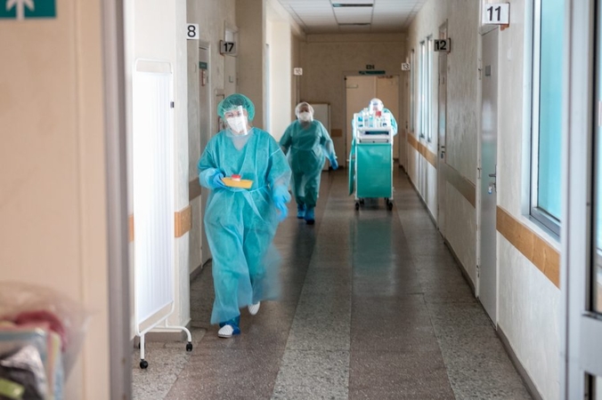 COVID-19 Lietuvoje: per parą patvirtinti 2354 atvejai, mirė 26 žmonės