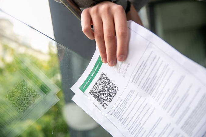 Vienijasi prieš galimybių pasą vaikams: peticijos.lt portale surinkta virš 100 tūkst. parašų