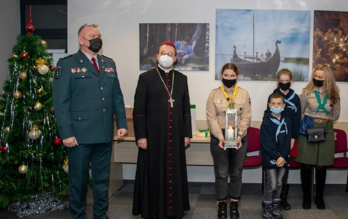 Švenčių proga Klaipėdos apskrities pareigūnus palaimino Telšių vyskupas