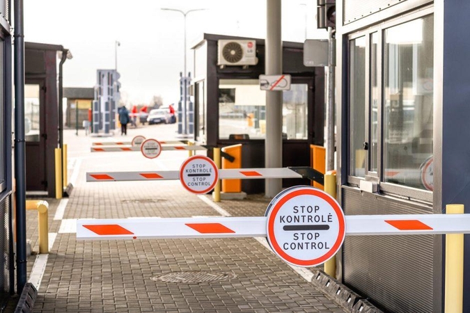 Lietuva nebeįsileidžia iš Rusijos ir Baltarusijos vykstančių lengvųjų automobilių
