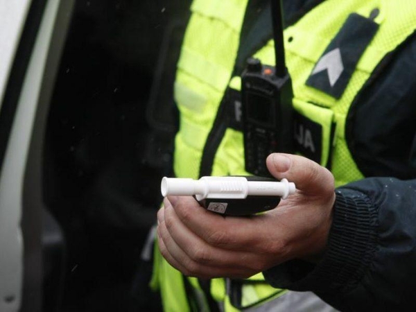 Šiaulių rajone neblaivus mopedo vairuotojas bėgo nuo policijos – atsidūrė areštinėje