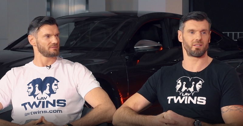 Broliai Lavrinovičiai – apie pirmąjį automobilį ir juokingus incidentus su policija