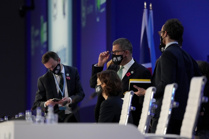 COP26 derybos stringa dėl lemtingo klimato lėšų klausimo 