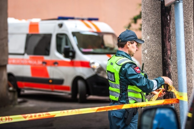Tragiška nelaimė sostinėje: žuvo iš penkiolikto bendrabučio aukšto iškritusi mergina