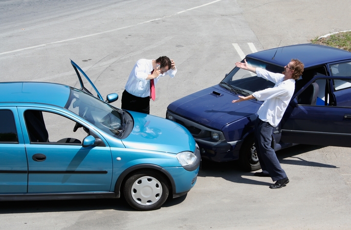 Transporto priemonės draudimas: ignoravo pareigą, bet atsakomybės neišvengė