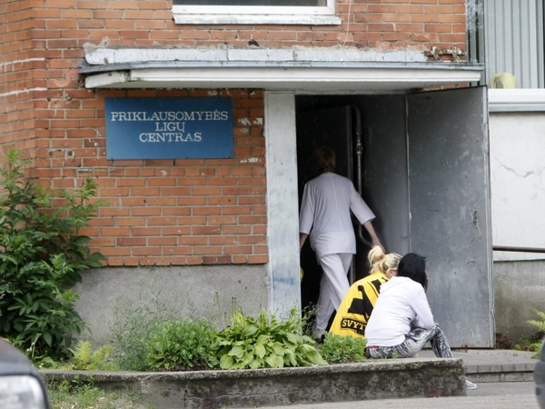 Priklausomi asmenys vėl gydomi, tačiau yra papildomų reikalavimų