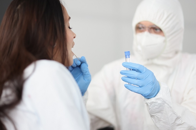 Vyriausybė Seimui siūlo numatyti privalomo periodinio testavimo dėl COVID-19 tvarką