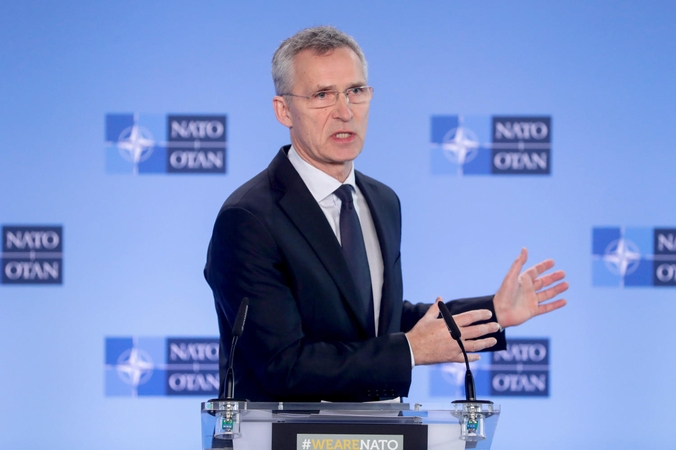 NATO nori sumažinti Afganistane dislokuotų karių skaičių nuo 16 iki 12 tūkst.