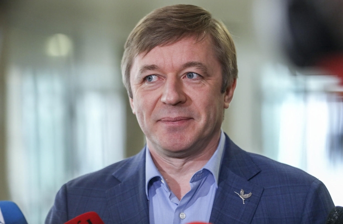 R. Karbauskis apie mokestį bankams: jų atstovų teiginiai – iš piršto laužti