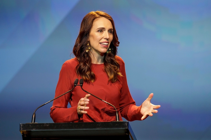 Naujosios Zelandijos parlamento rinkimuose nugalėjusi J. Ardern žada imtis reformų