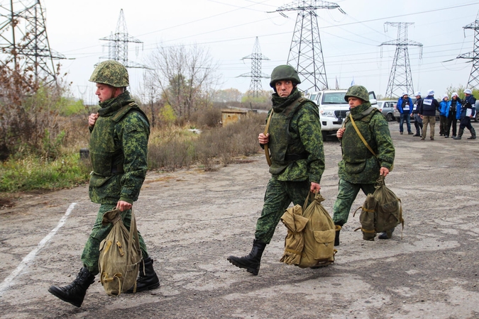 Ukraina sustabdė planuotą karių atitraukimą šalies rytuose