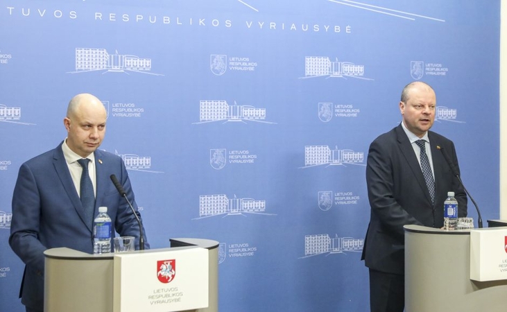 Premjeras už nuopelnus užtikrinant visuomenės saugumą A. Verygai padovanojo ginklą