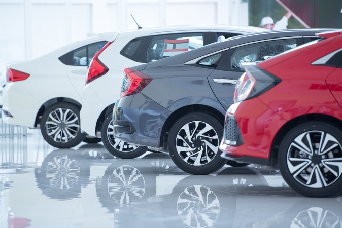 Europos automobilių pardavimai pernai patyrė rekordinį nuosmukį