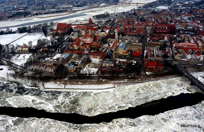 Iš padebesių – ledo vitražais papuoštas Nemunas