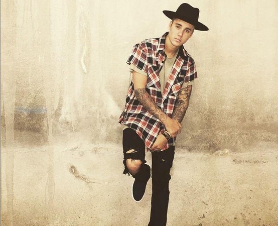 J. Bieberis pademonstravo nuogą užpakaliuką