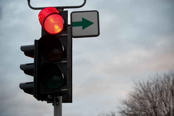 Nepaisęs šviesoforo signalo sukėlė avariją