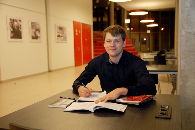 Oksfordo universiteto studentas Kaune mokėsi priimti gimdymus