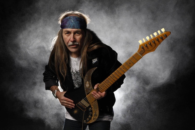 „Scorpions“ muziką Lietuvoje pristatys buvęs jos gitaristas U. Jon Rothas su grupe