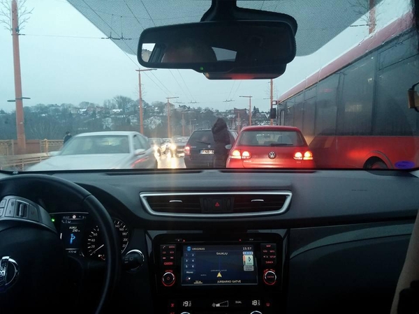 Avarija ant Vilijampolės tilto: sutriko eismas