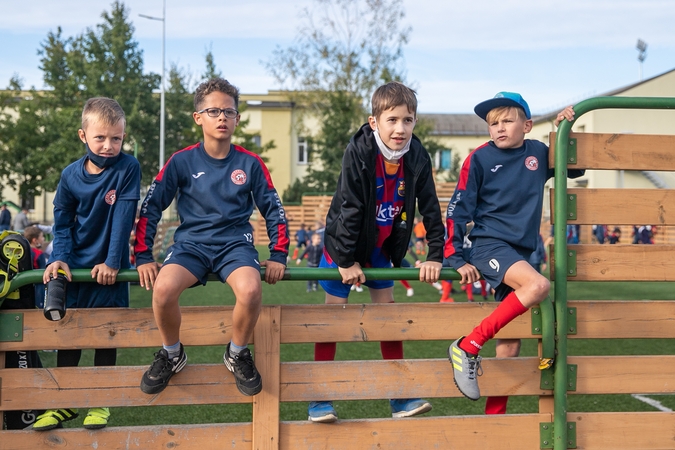 Lūkestis: naujų stadionų ypač laukia mažieji futbolininkai.