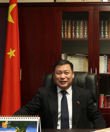 Sh. Zhifei: būtina nutraukti neramumus ir apsaugoti Honkongą