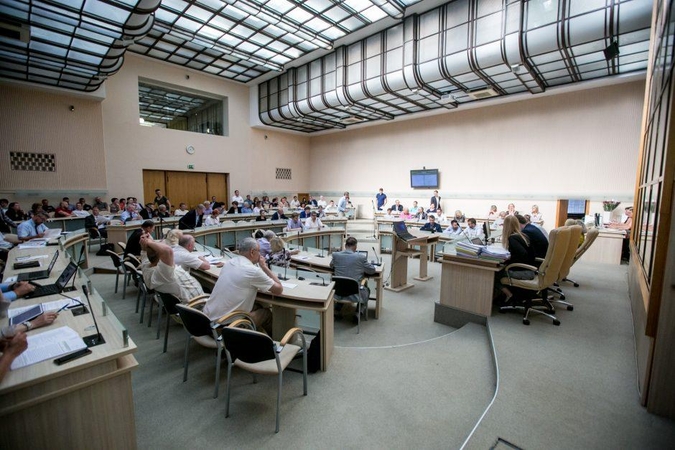 Rykštė miesto tarybos nariams: praleidus tris posėdžius grės atsisveikinimas su kėde