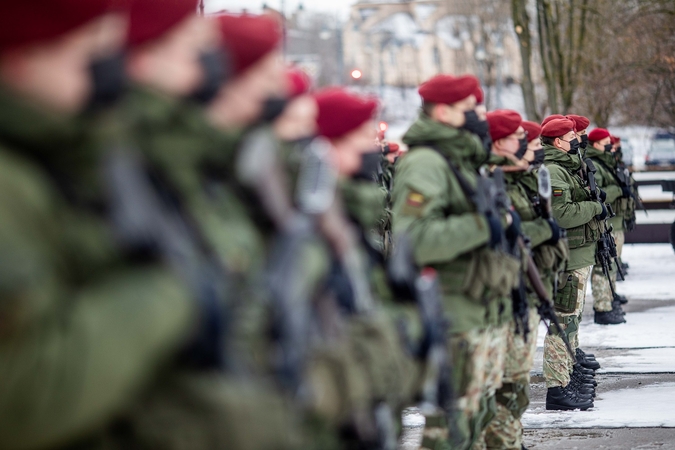 Vengimas tarnauti kariuomenėje atvedė į teisiamųjų suolą: jaunam šauktiniui – 800 eurų bauda