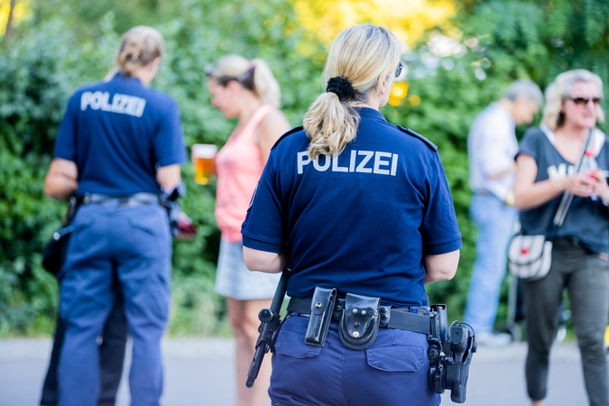 Vokietijoje per muzikos festivalį kilo susirėmimai – sužeisti 22 policininkai