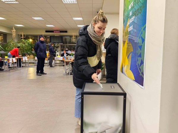 Kaune rinkimai praėjo ramiai, aiškinamasi dėl rinkėjų pavėžėjimo Rumšiškėse