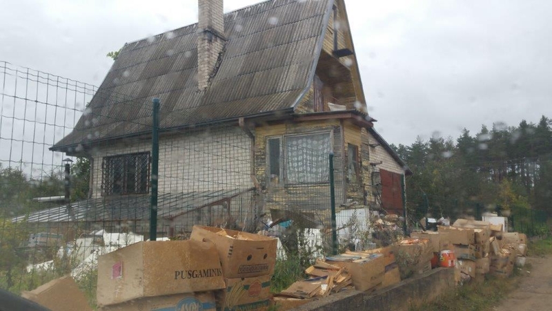 Tendencija: nors apleistų žemės plotų pakaunėje beveik nėra, kartais galima pamatyti ir tokį vaizdą.