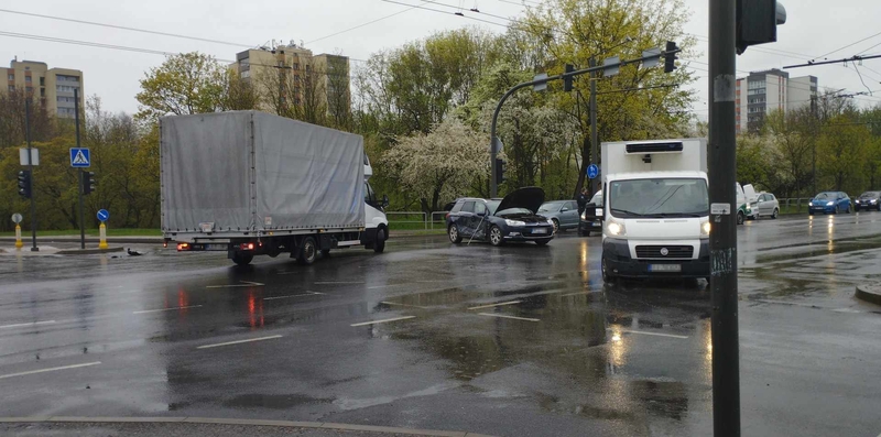 „Teslos“ ir „Citroen“ akistata: kas kaltas?