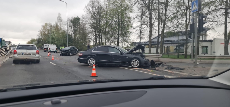 Smarkios avarijos Ramučiuose liudininkai: kalti neveikiantys šviesoforai! 
