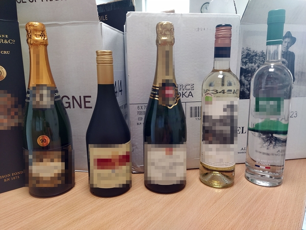 Kirtis kontrabandininkams: pakaunėje ir sostinėje likviduoti nelegalaus alkoholio sandėliai