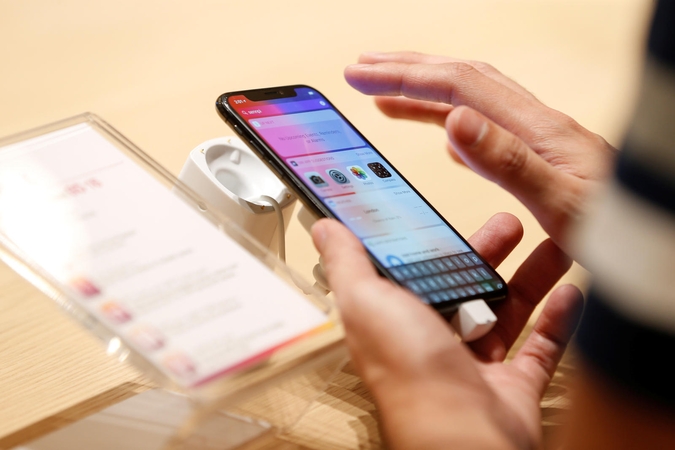 Naujojo „Apple“ karštligė priminė ir senas žaizdas