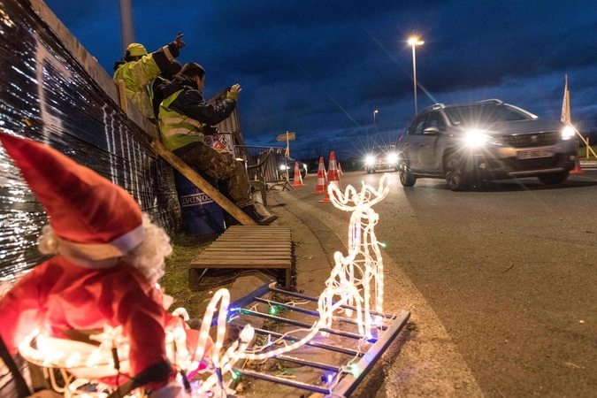 Prancūzija: prieš Kalėdas „geltonųjų liemenių“ protestai praranda pagreitį