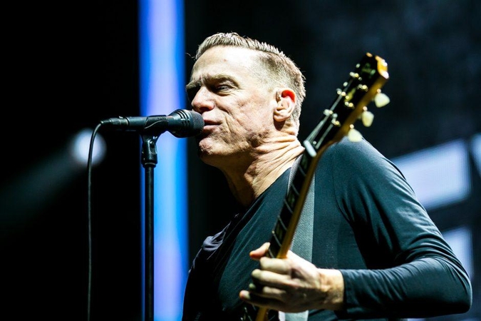 1959 metais gimė garsus dainininkas Bryan Adams.