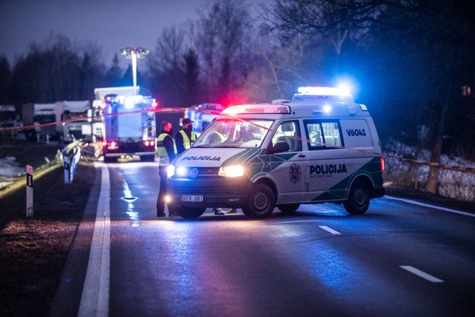 Konfliktas – kaip veiksmo filme: jaunuolis apšaudė vyrą, pagrobė jo BMW ir įlėkė į griovį