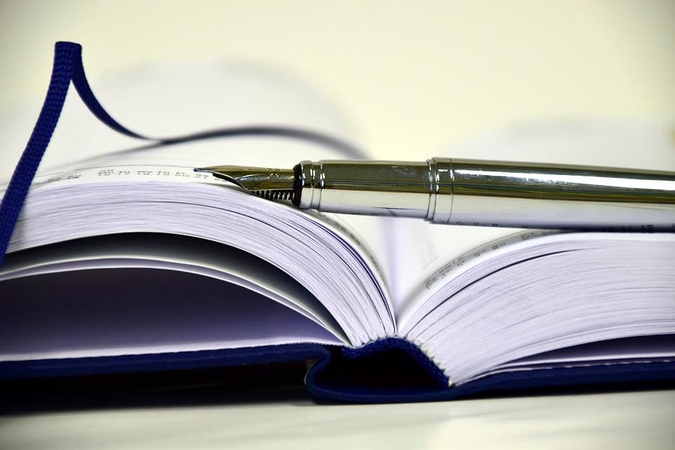 Eilėraščių rinkiniai: apie asmeniškumus ir juoką 